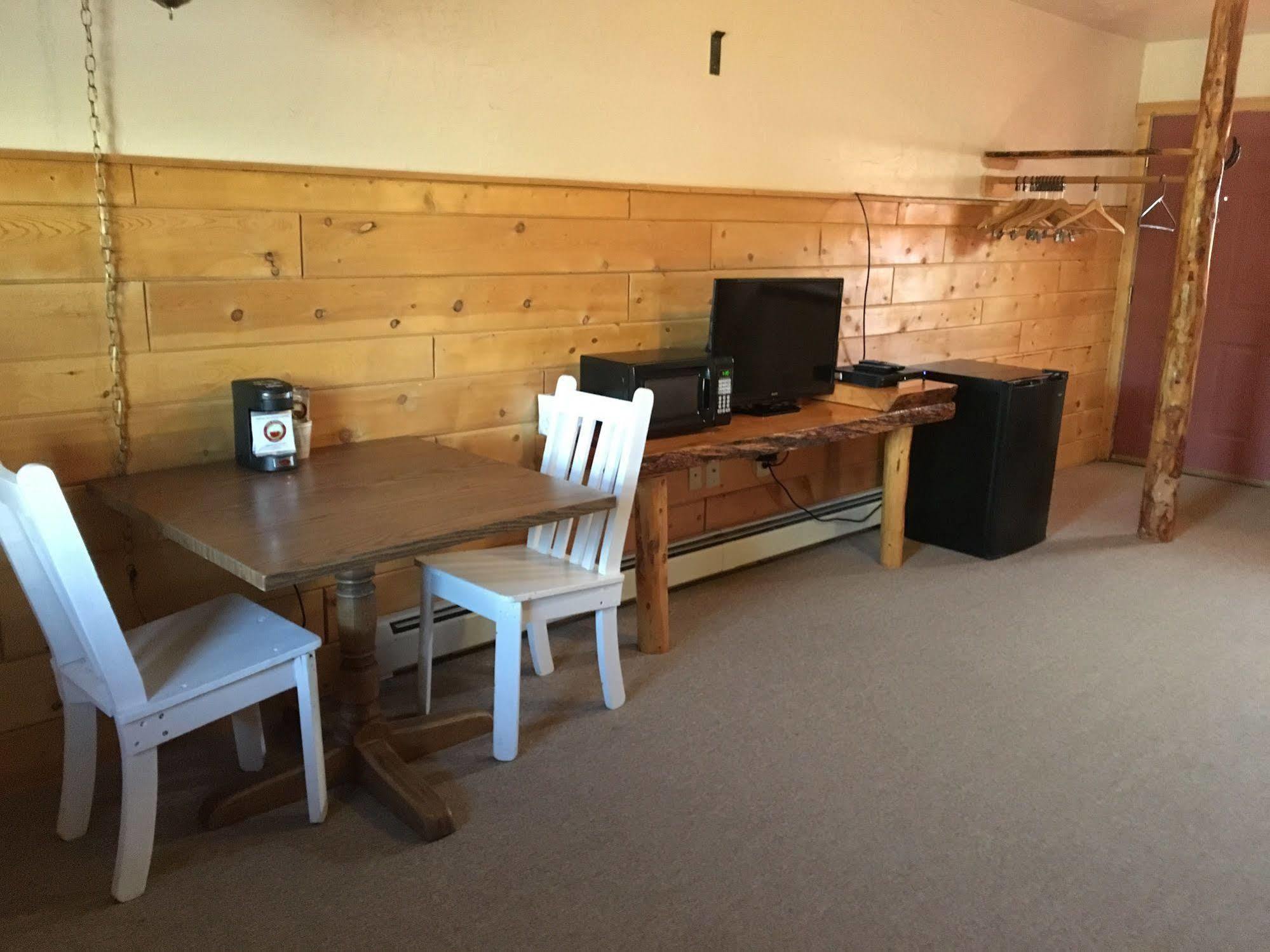 Chinook Winds Motel ดูบอยส์ ภายนอก รูปภาพ